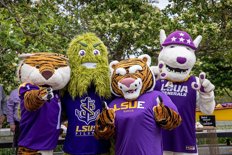 LSU mascots posing